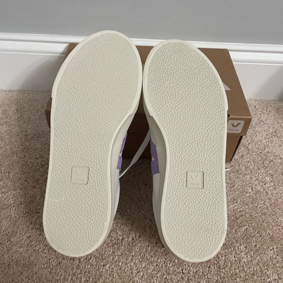 ESPLAR LEATHER WHITE
LAVANDE - Picture 12 of 13